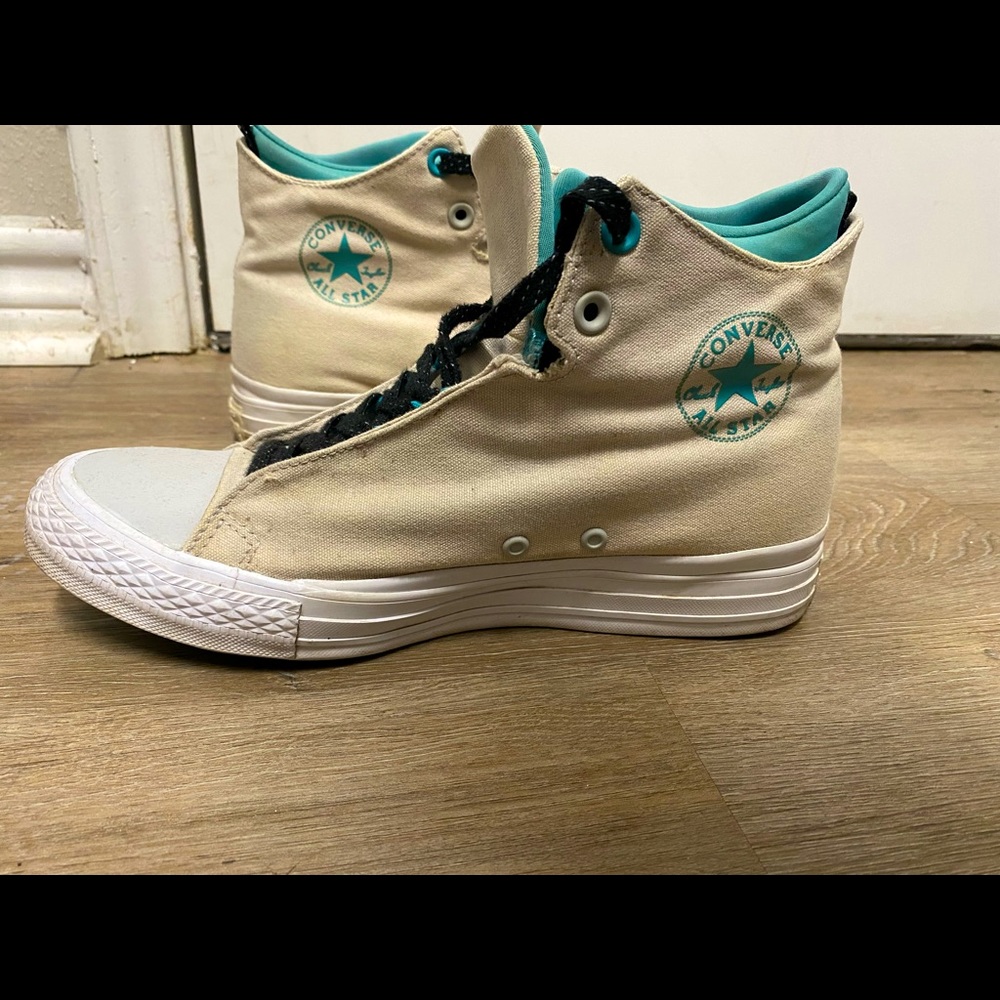 Women’s rare converse size 10 or 42us